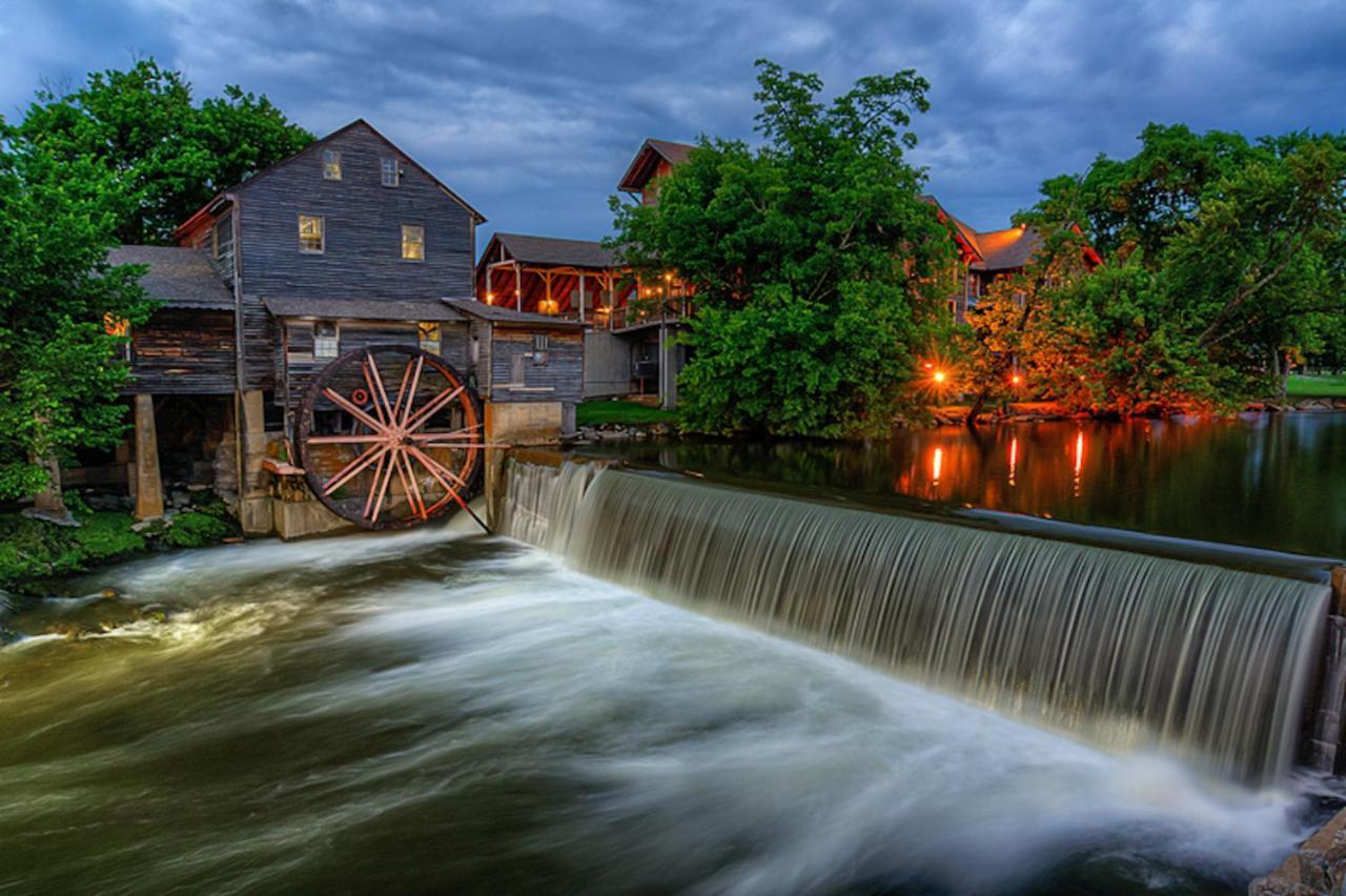 Four Bears Den, Hot Tub, 1089 Of Free Attraction Tickets For Each Paid Day, Dollywood And More جاتلينبرج المظهر الخارجي الصورة