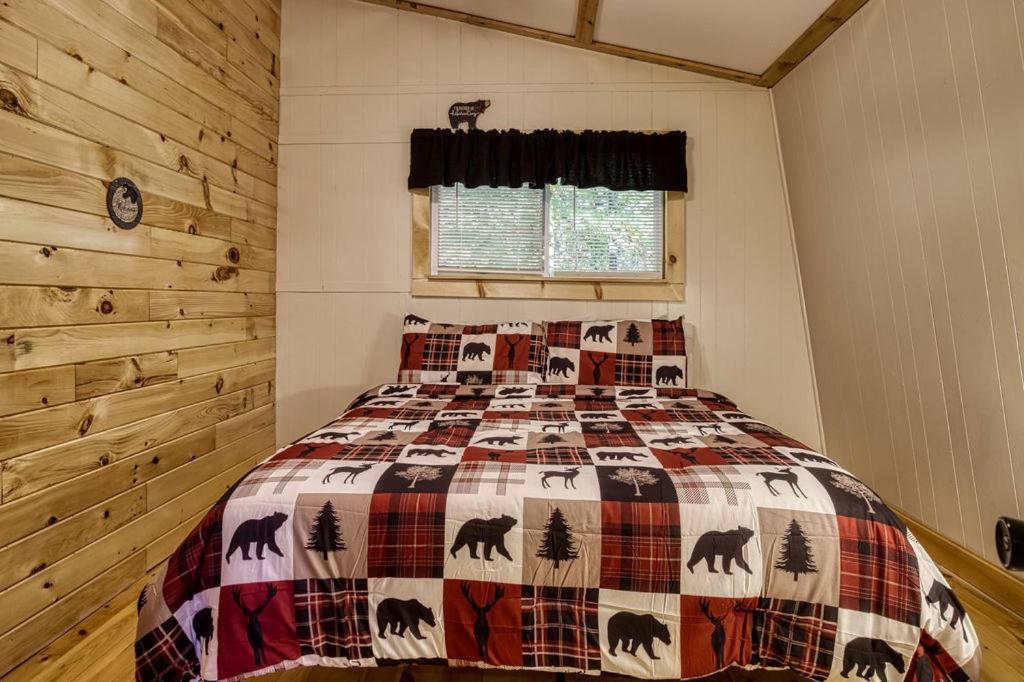 Four Bears Den, Hot Tub, 1089 Of Free Attraction Tickets For Each Paid Day, Dollywood And More جاتلينبرج المظهر الخارجي الصورة
