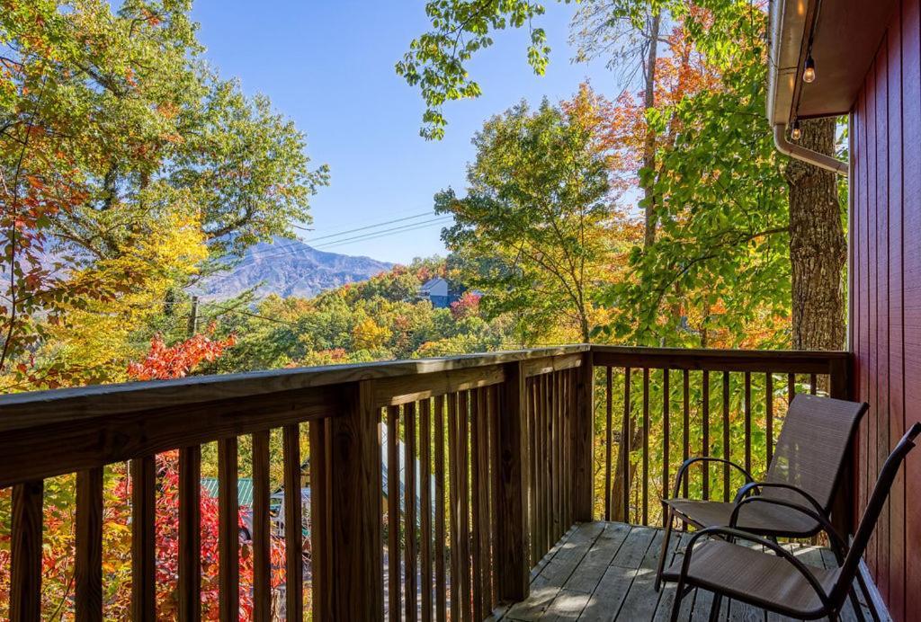 Four Bears Den, Hot Tub, 1089 Of Free Attraction Tickets For Each Paid Day, Dollywood And More جاتلينبرج المظهر الخارجي الصورة