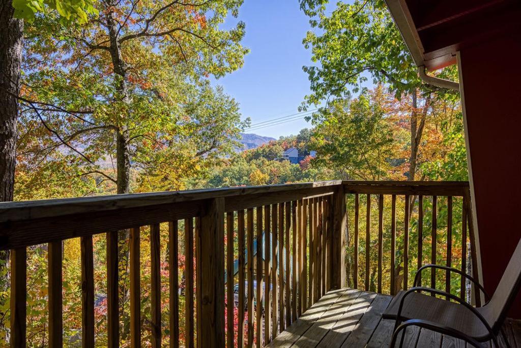 Four Bears Den, Hot Tub, 1089 Of Free Attraction Tickets For Each Paid Day, Dollywood And More جاتلينبرج المظهر الخارجي الصورة