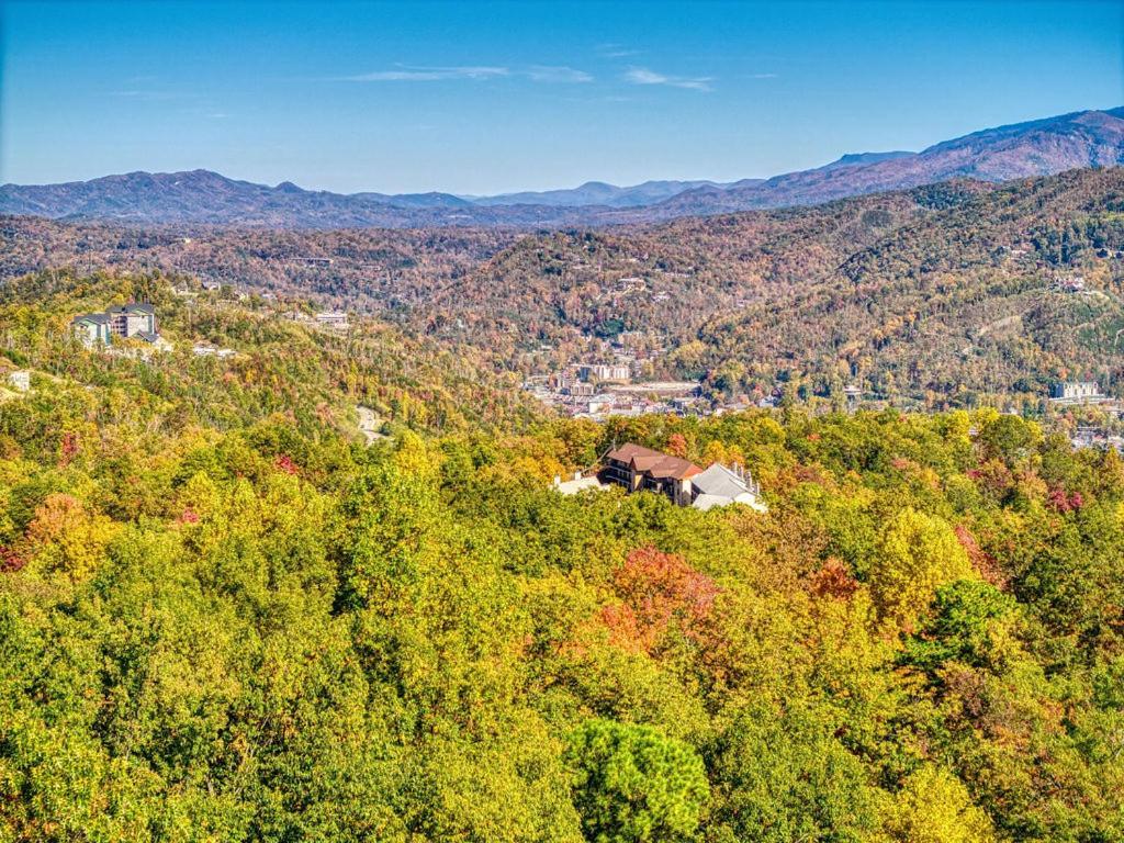 Four Bears Den, Hot Tub, 1089 Of Free Attraction Tickets For Each Paid Day, Dollywood And More جاتلينبرج المظهر الخارجي الصورة